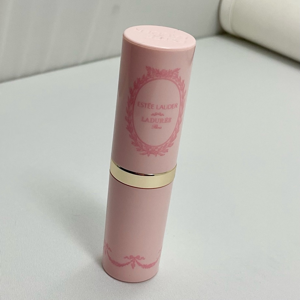 Estee Lauder rebellious rose lipstick